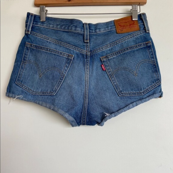 Levi’s cut off shorts - Picture 2 of 4
